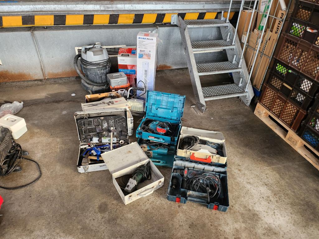 Well-maintained machines of a bakery manufacturer-5