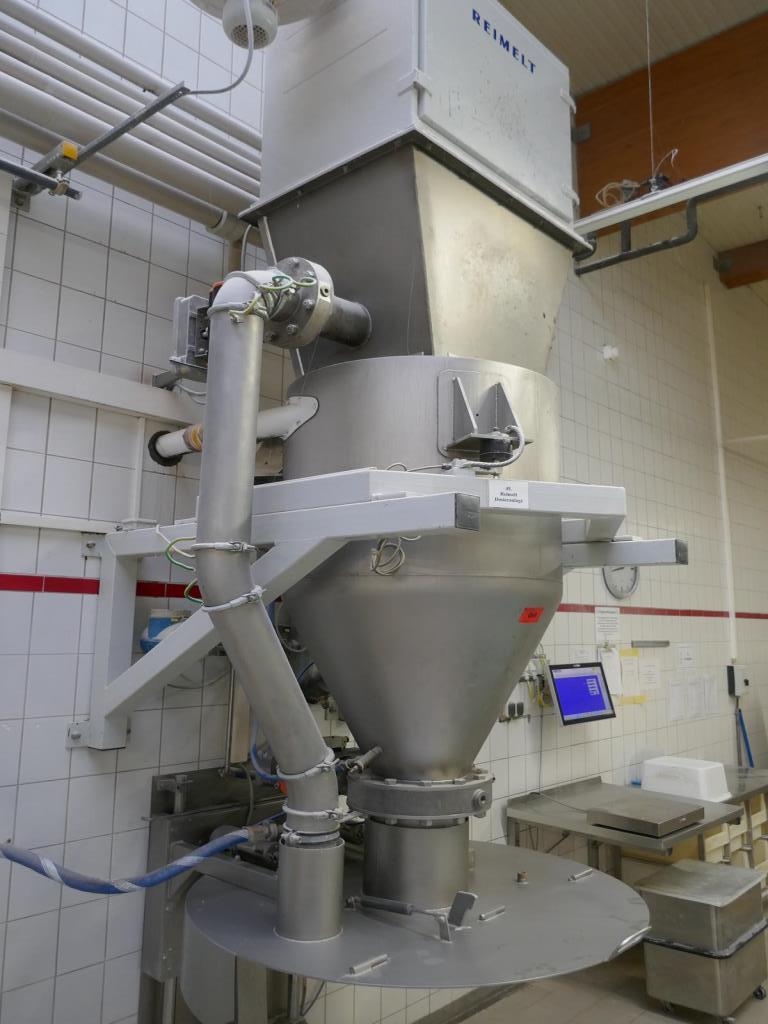 Well-maintained machines of a bakery manufacturer-2