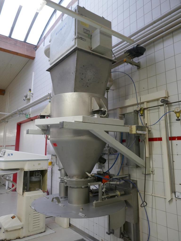 Well-maintained machines of a bakery manufacturer-3