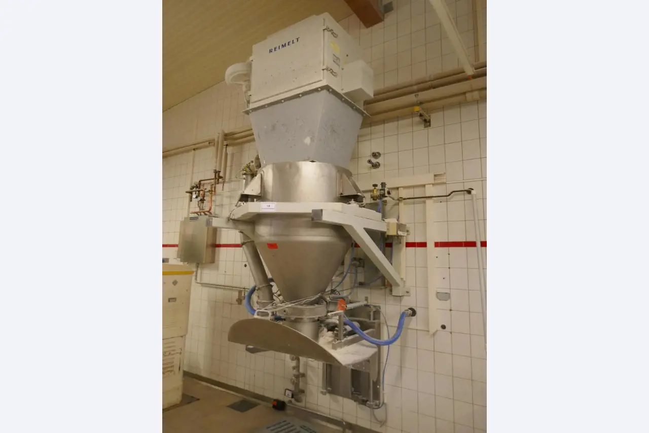Well-maintained machines of a bakery manufacturer-1