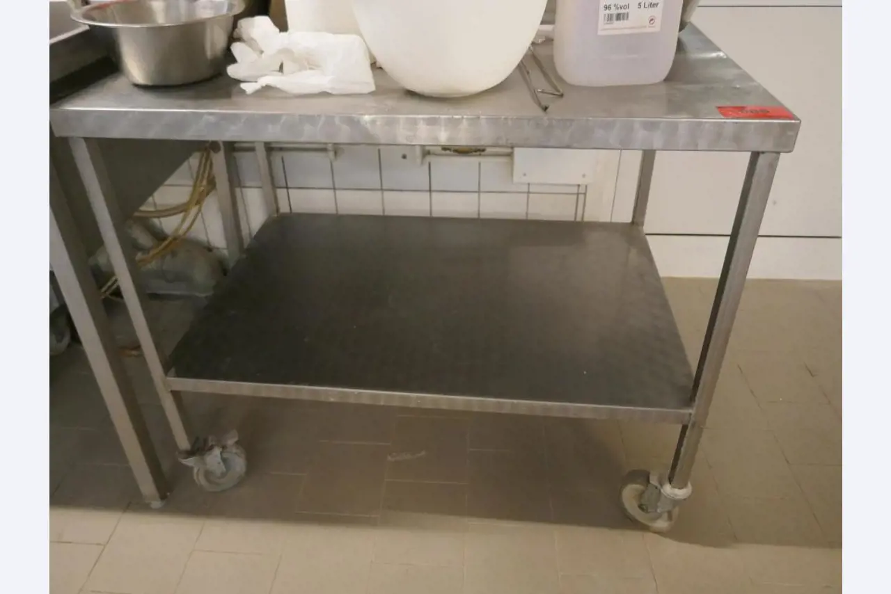 Máquinas bem conservadas de um fabricante de produtos de pastelaria-1