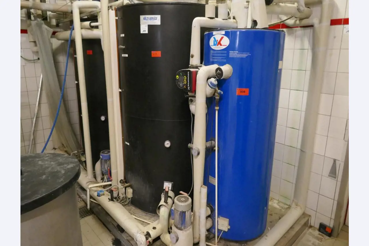 Well-maintained machines of a bakery manufacturer-1