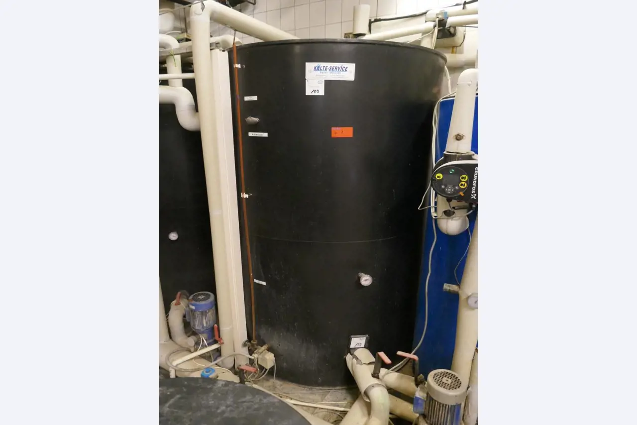 Well-maintained machines of a bakery manufacturer-3