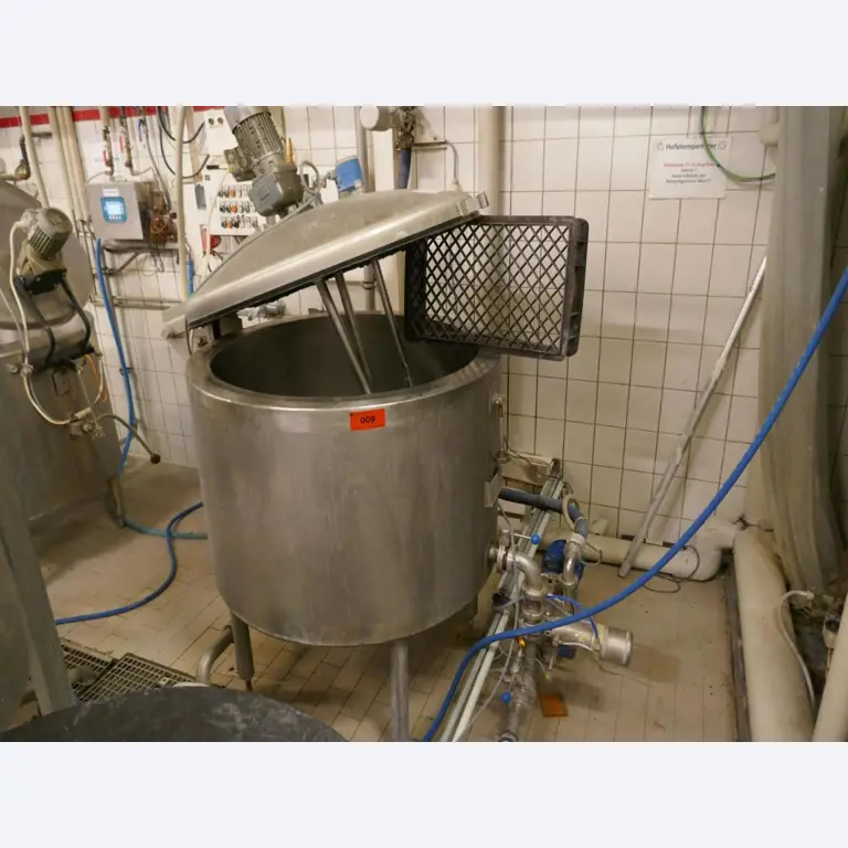 Well-maintained machines of a bakery manufacturer-1