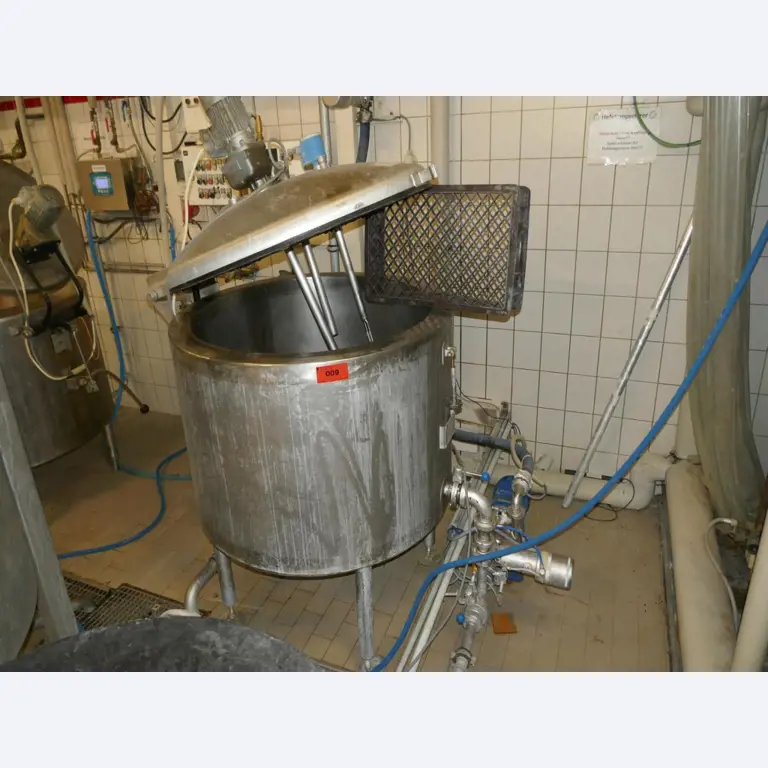 Well-maintained machines of a bakery manufacturer-2