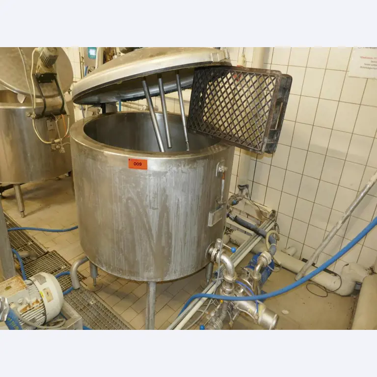 Well-maintained machines of a bakery manufacturer-3