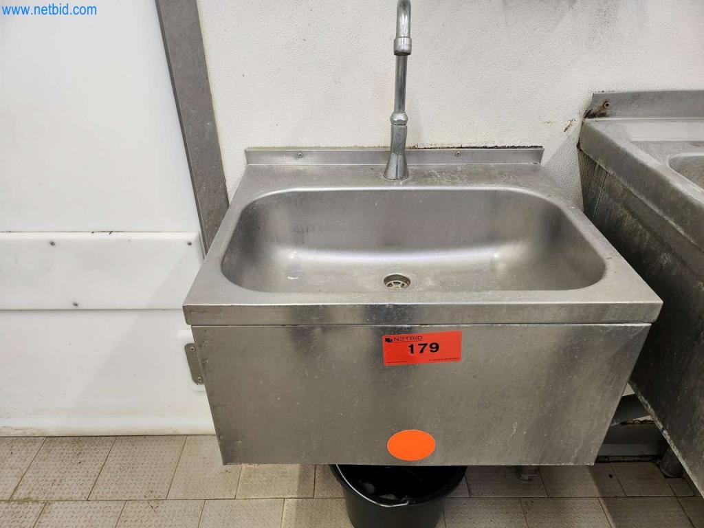 Máquinas bem conservadas de um fabricante de produtos de pastelaria-1