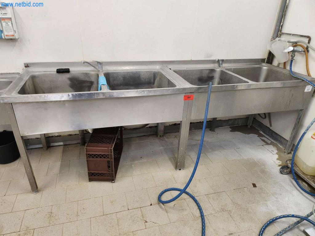 Máquinas bem conservadas de um fabricante de produtos de pastelaria-1