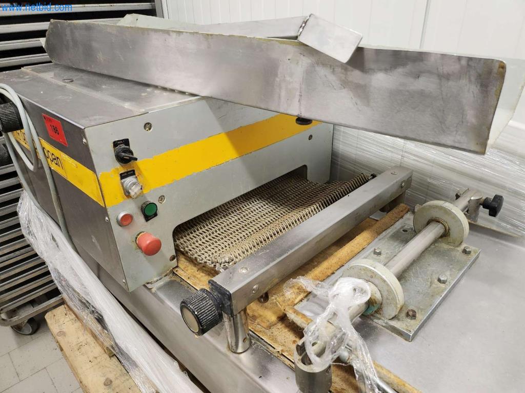 Máquinas bem conservadas de um fabricante de produtos de pastelaria-2