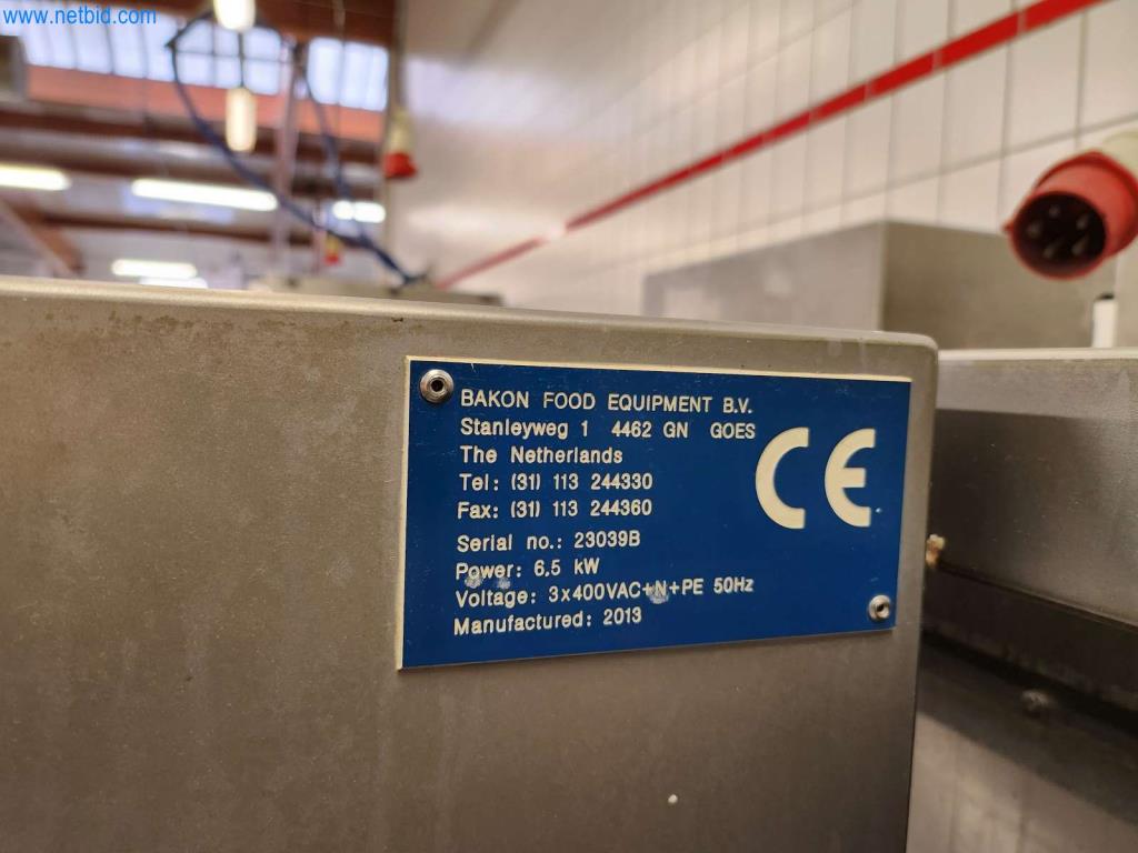 Máquinas bem conservadas de um fabricante de produtos de pastelaria-12