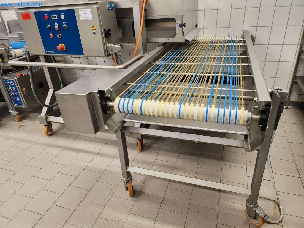 Máquinas bem conservadas de um fabricante de produtos de pastelaria-13