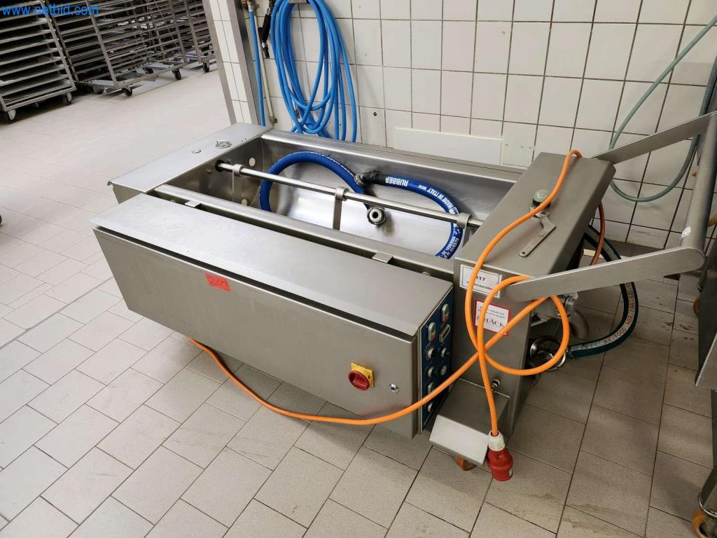 Máquinas bem conservadas de um fabricante de produtos de pastelaria-4