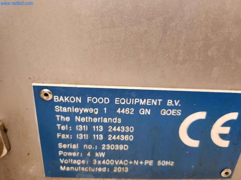 Máquinas bem conservadas de um fabricante de produtos de pastelaria-6