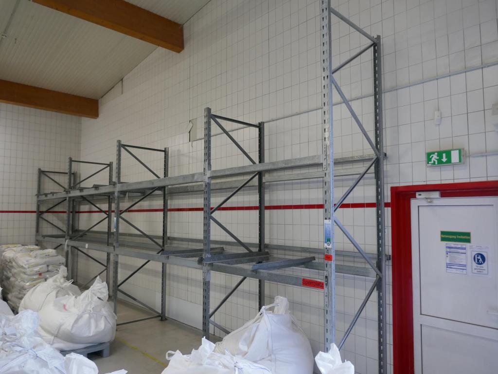 Máquinas bem conservadas de um fabricante de produtos de pastelaria-1