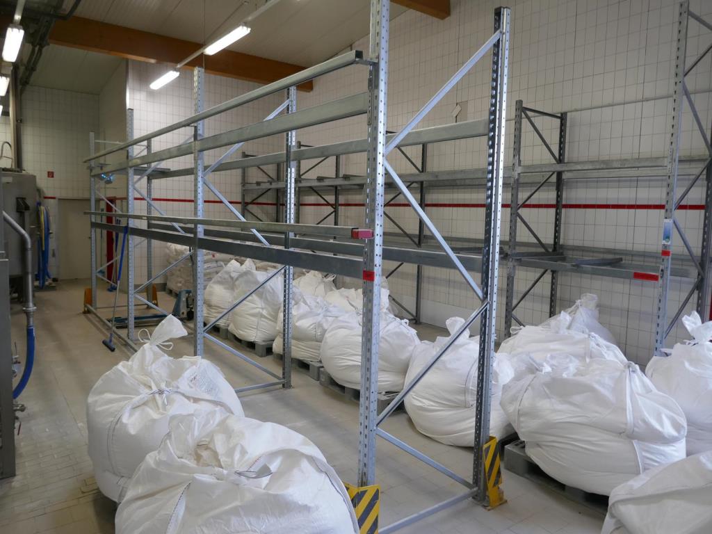 Máquinas bem conservadas de um fabricante de produtos de pastelaria-1