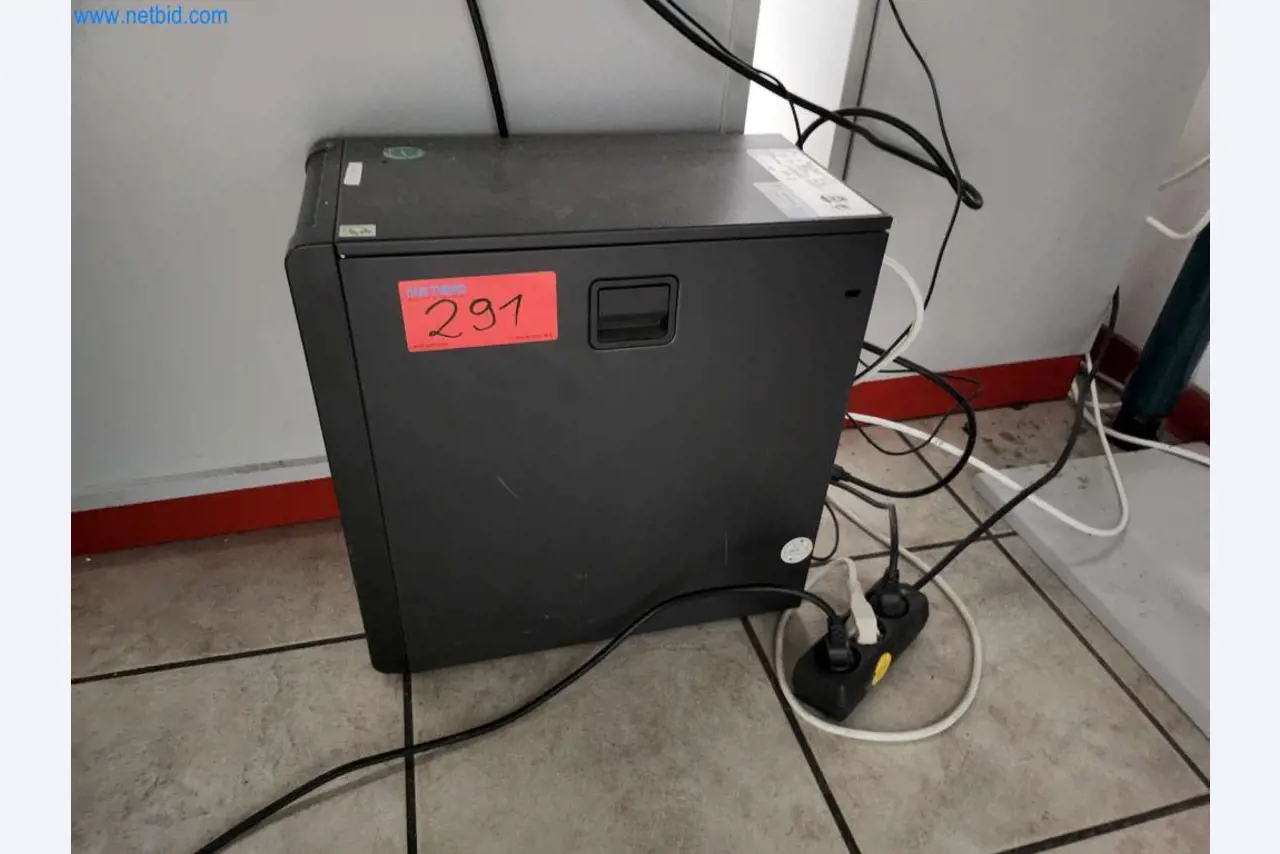 Gepflegte Maschinen eines Backwarenherstellers-2