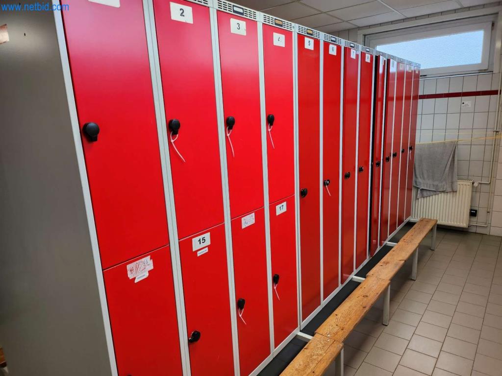 Máquinas bem conservadas de um fabricante de produtos de pastelaria-4