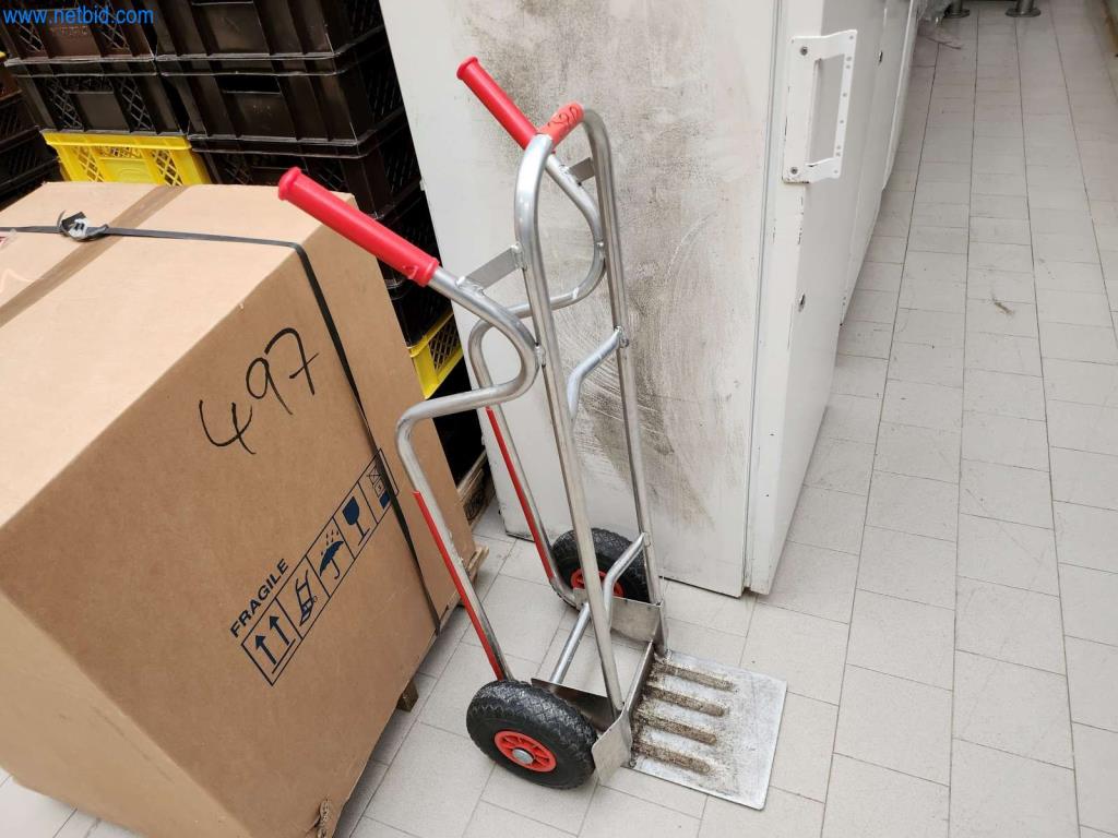 Máquinas bem conservadas de um fabricante de produtos de pastelaria-1