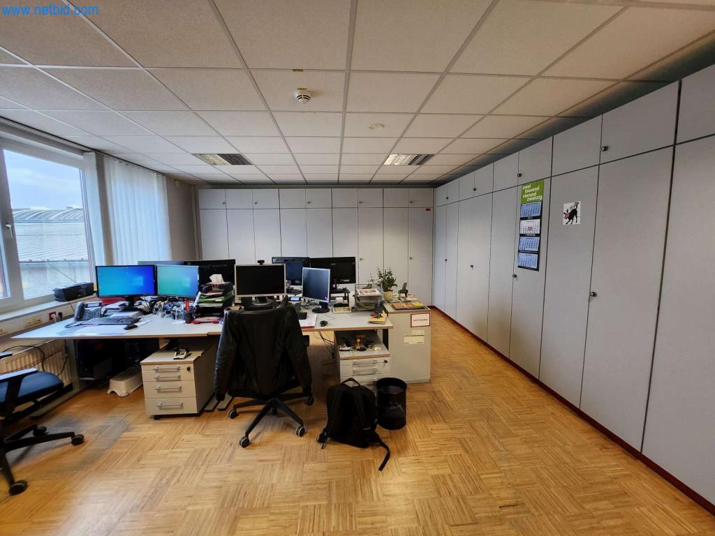 Máquinas bem conservadas de um fabricante de produtos de pastelaria-1