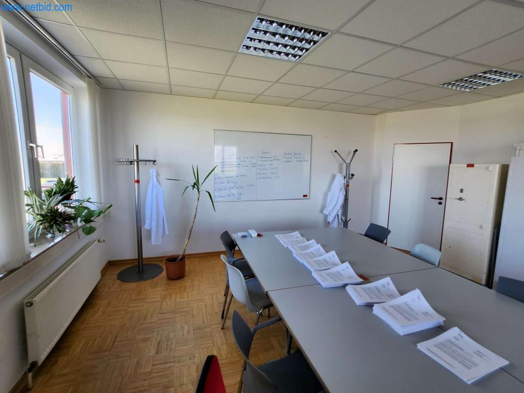 Máquinas bem conservadas de um fabricante de produtos de pastelaria-3