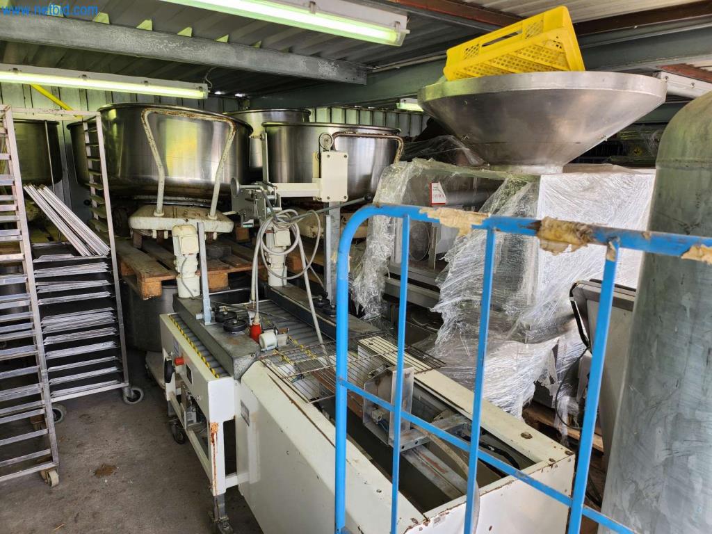 Máquinas bem conservadas de um fabricante de produtos de pastelaria-10