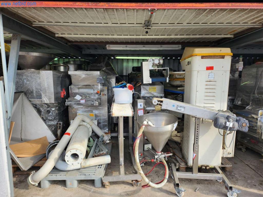 Máquinas bem conservadas de um fabricante de produtos de pastelaria-12