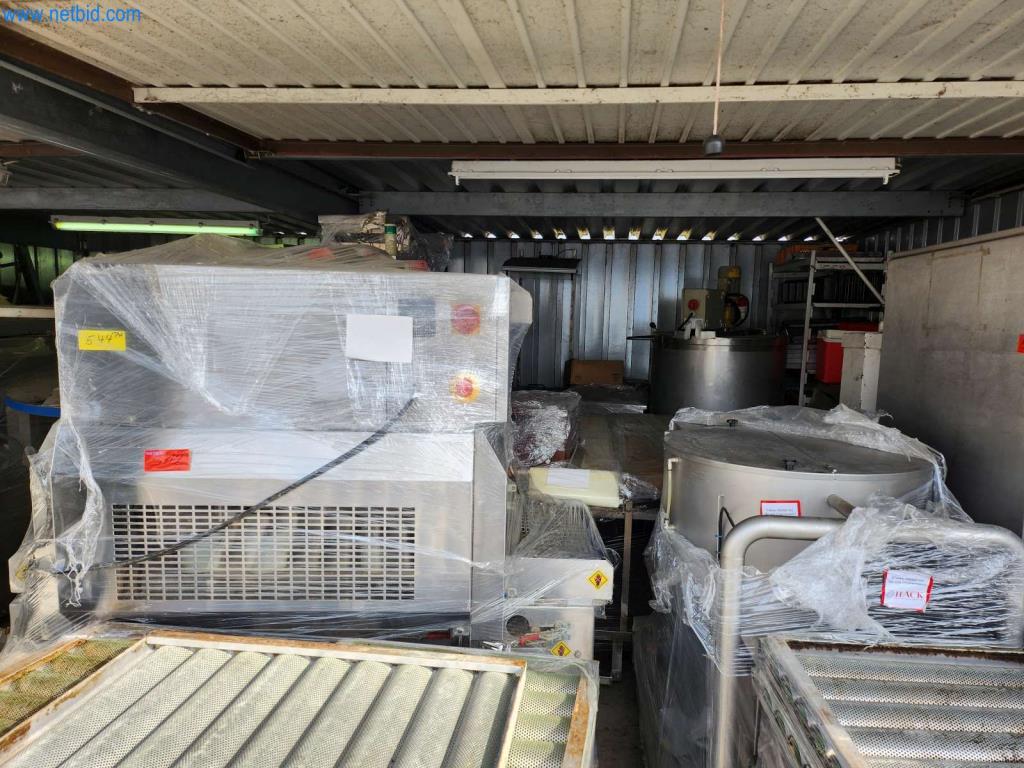 Máquinas bem conservadas de um fabricante de produtos de pastelaria-3