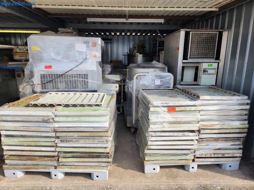 Máquinas bem conservadas de um fabricante de produtos de pastelaria-4