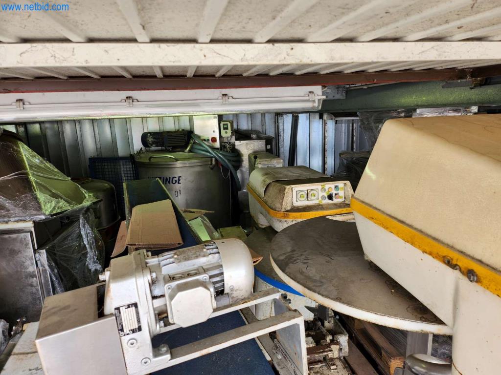 Máquinas bem conservadas de um fabricante de produtos de pastelaria-5