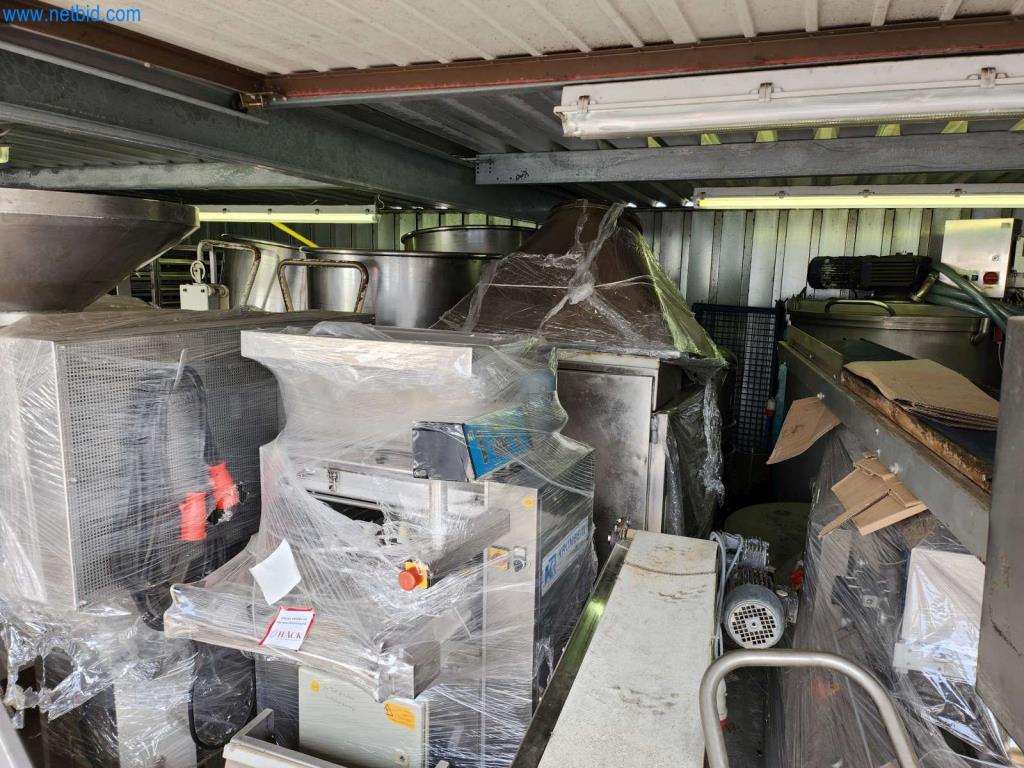 Máquinas bem conservadas de um fabricante de produtos de pastelaria-6