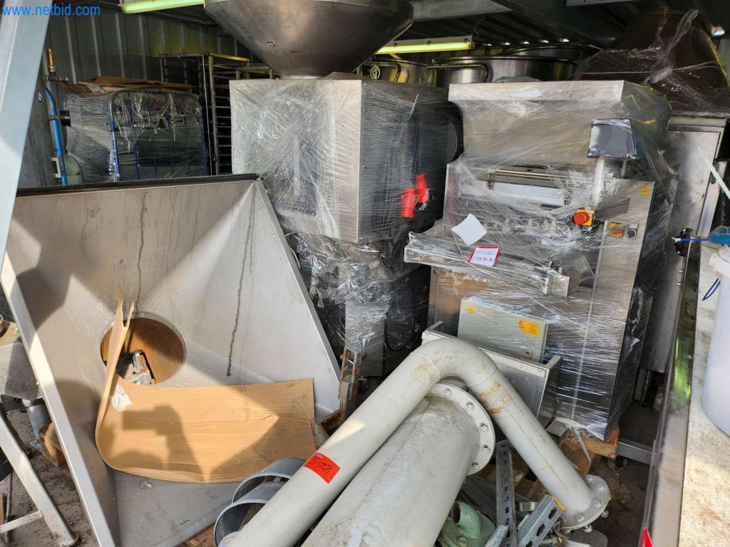 Máquinas bem conservadas de um fabricante de produtos de pastelaria-7