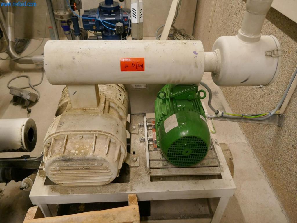 Máquinas bem conservadas de um fabricante de produtos de pastelaria-24