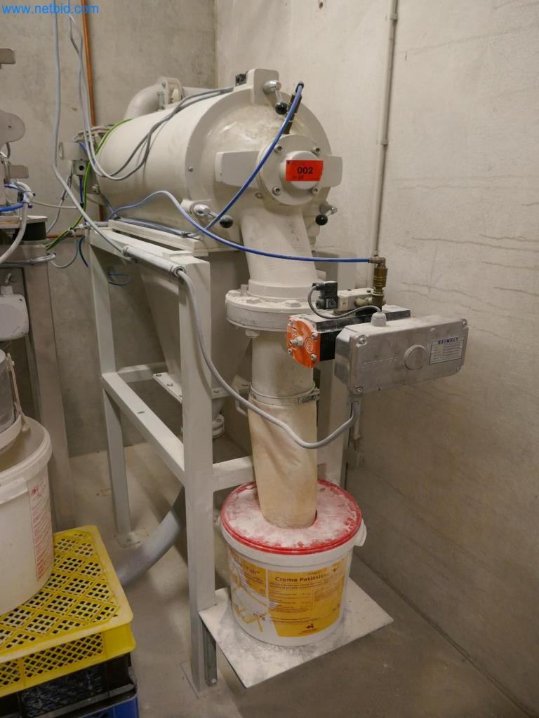 Máquinas bem conservadas de um fabricante de produtos de pastelaria-7