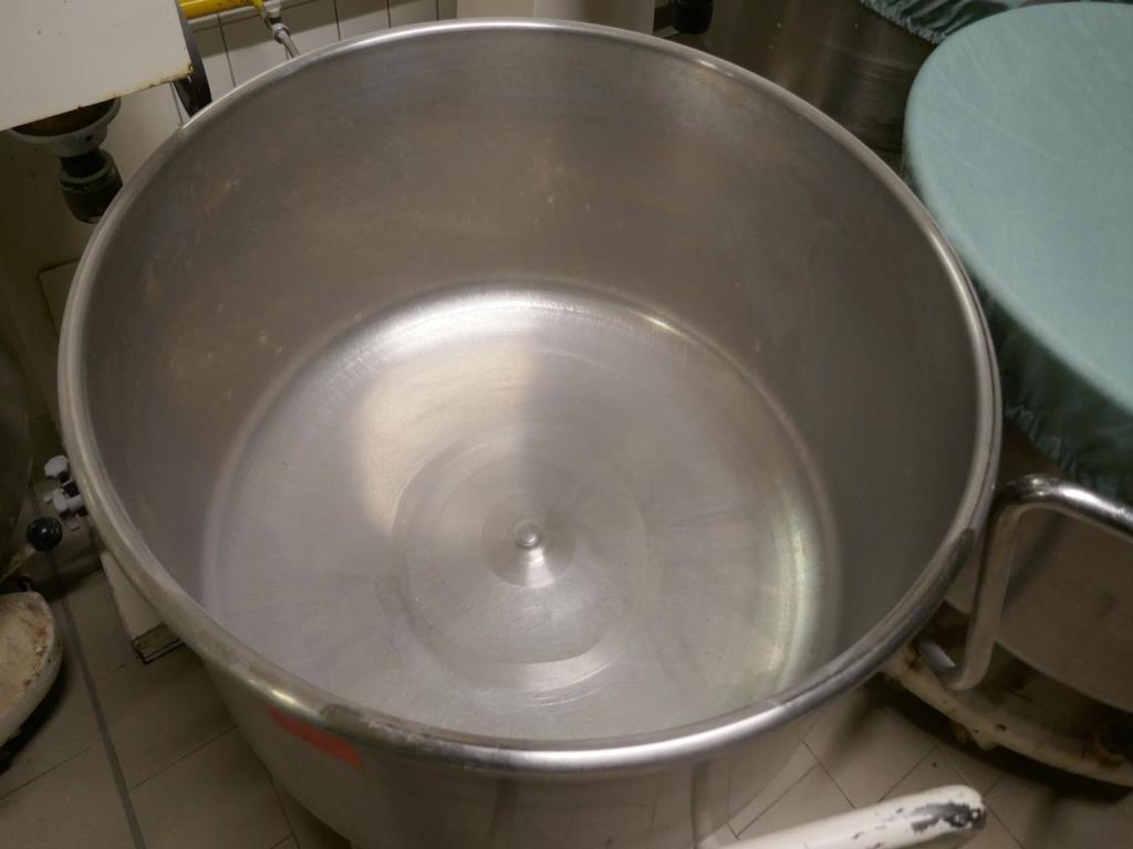 Máquinas bem conservadas de um fabricante de produtos de pastelaria-3