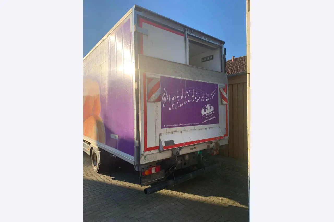 Máquinas bem conservadas de um fabricante de produtos de pastelaria-2