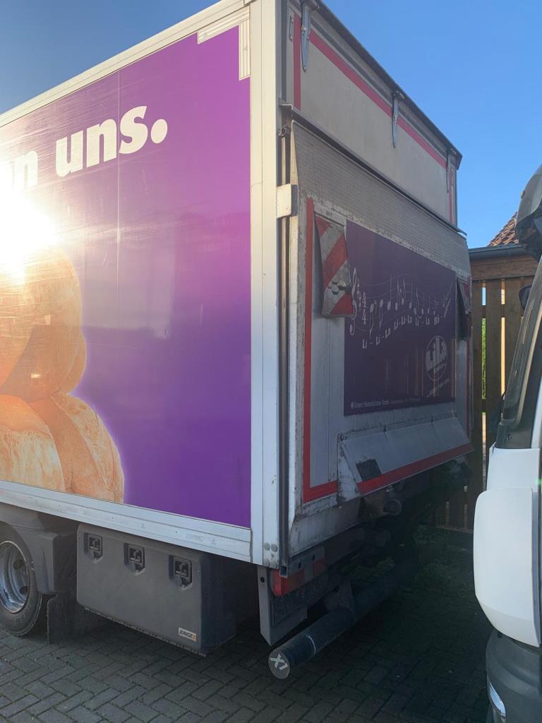 Máquinas bem conservadas de um fabricante de produtos de pastelaria-1