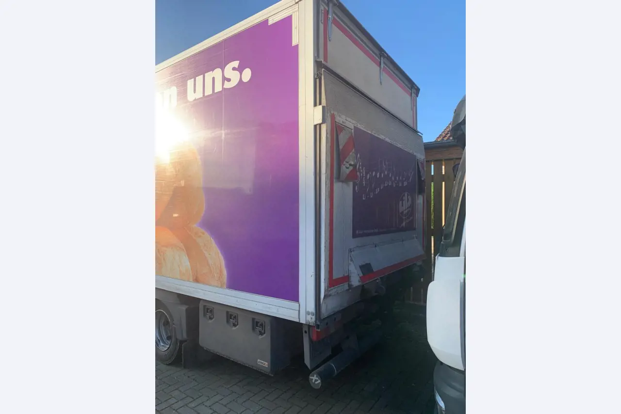 Máquinas bem conservadas de um fabricante de produtos de pastelaria-1