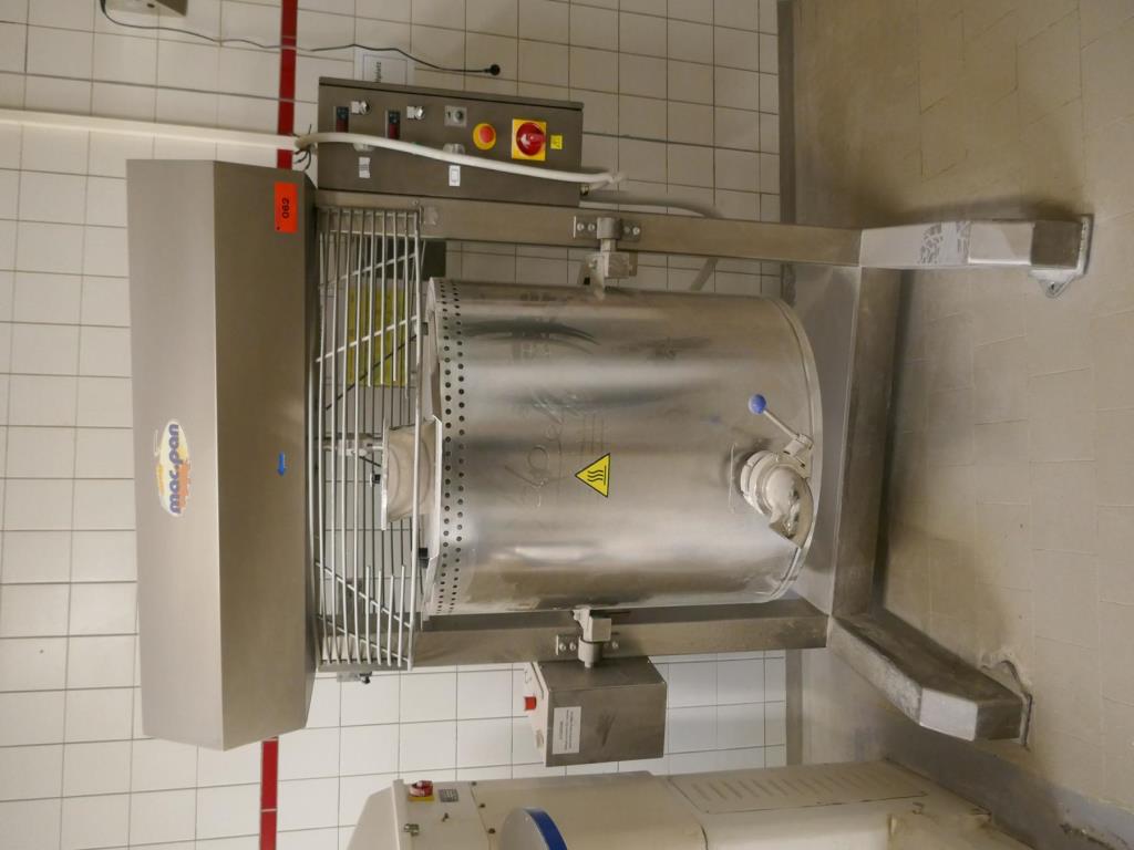 Máquinas bem conservadas de um fabricante de produtos de pastelaria-1