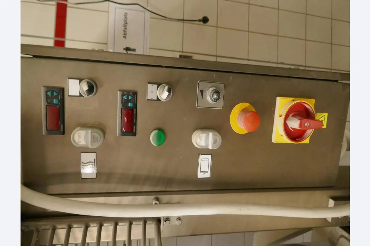 Machines entretenues d'un fabricant de produits de boulangerie-2