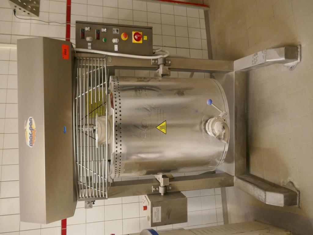 Máquinas bem conservadas de um fabricante de produtos de pastelaria-4