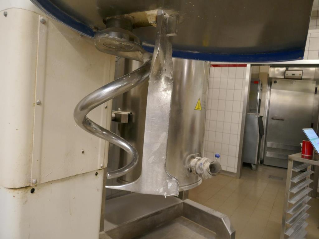 Máquinas bem conservadas de um fabricante de produtos de pastelaria-4