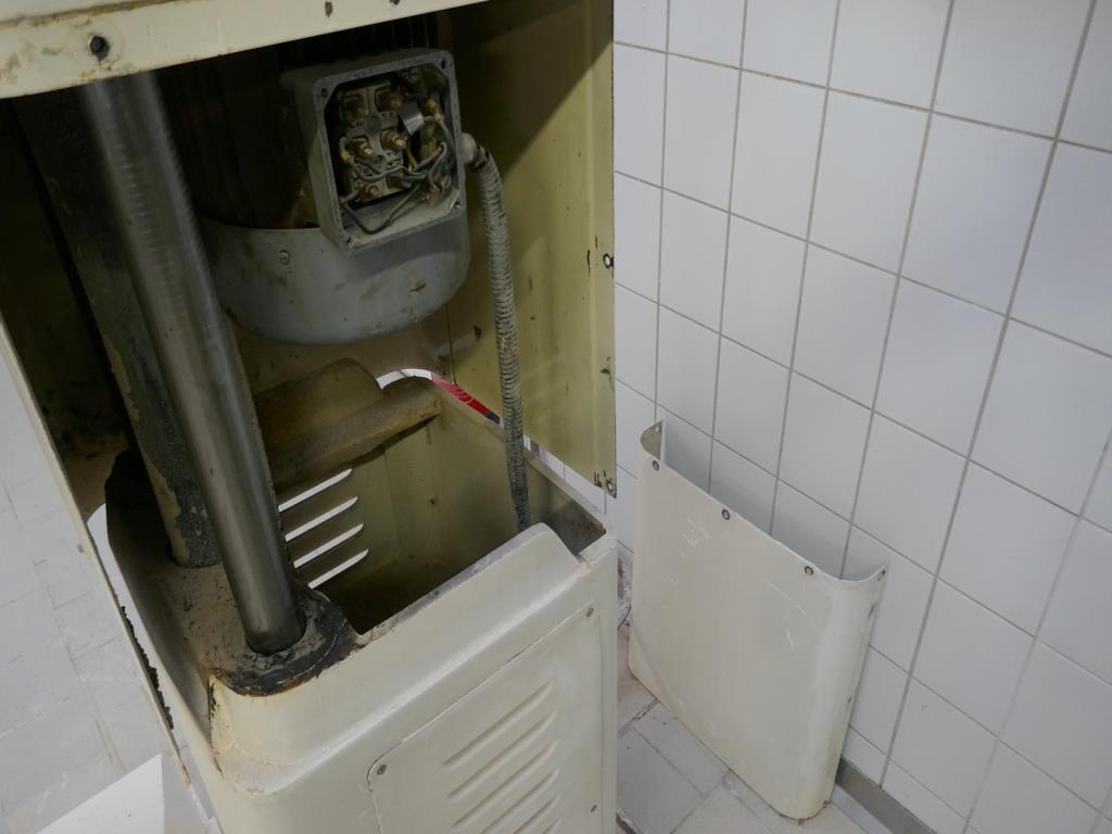 Máquinas bem conservadas de um fabricante de produtos de pastelaria-2