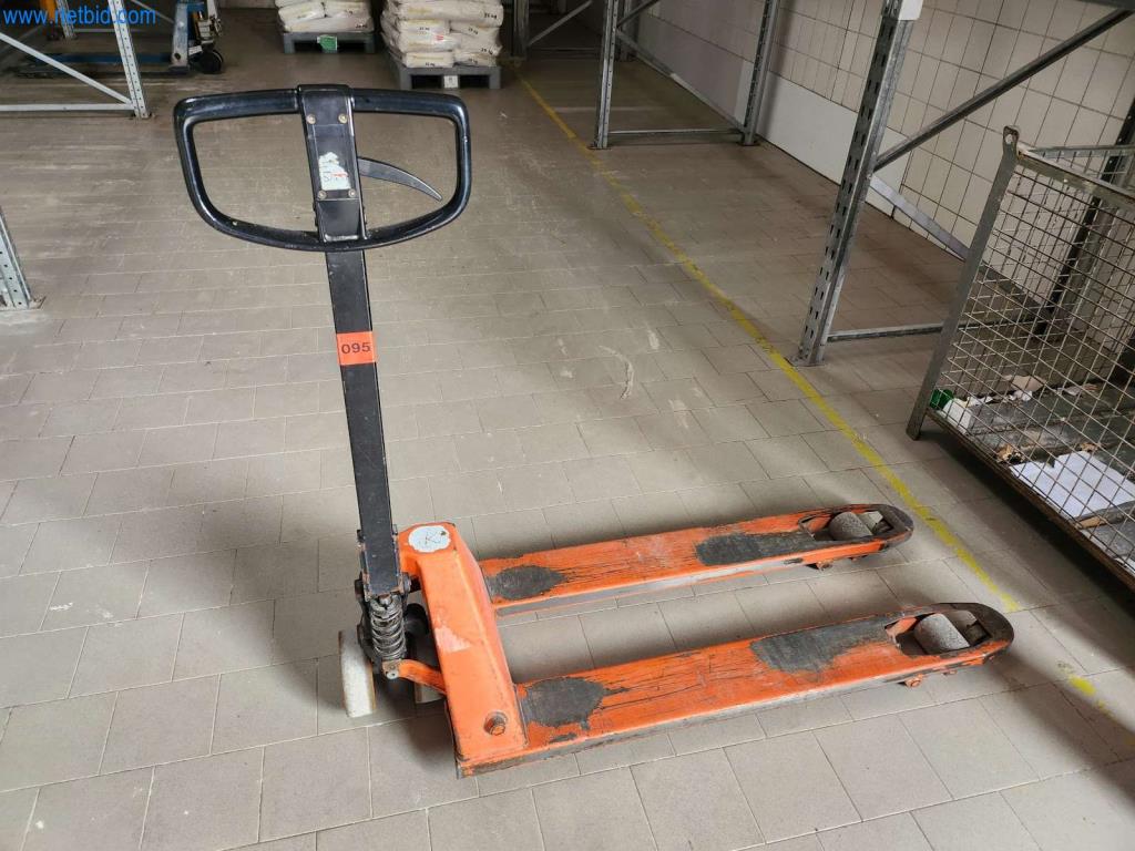 Máquinas bem conservadas de um fabricante de produtos de pastelaria-1