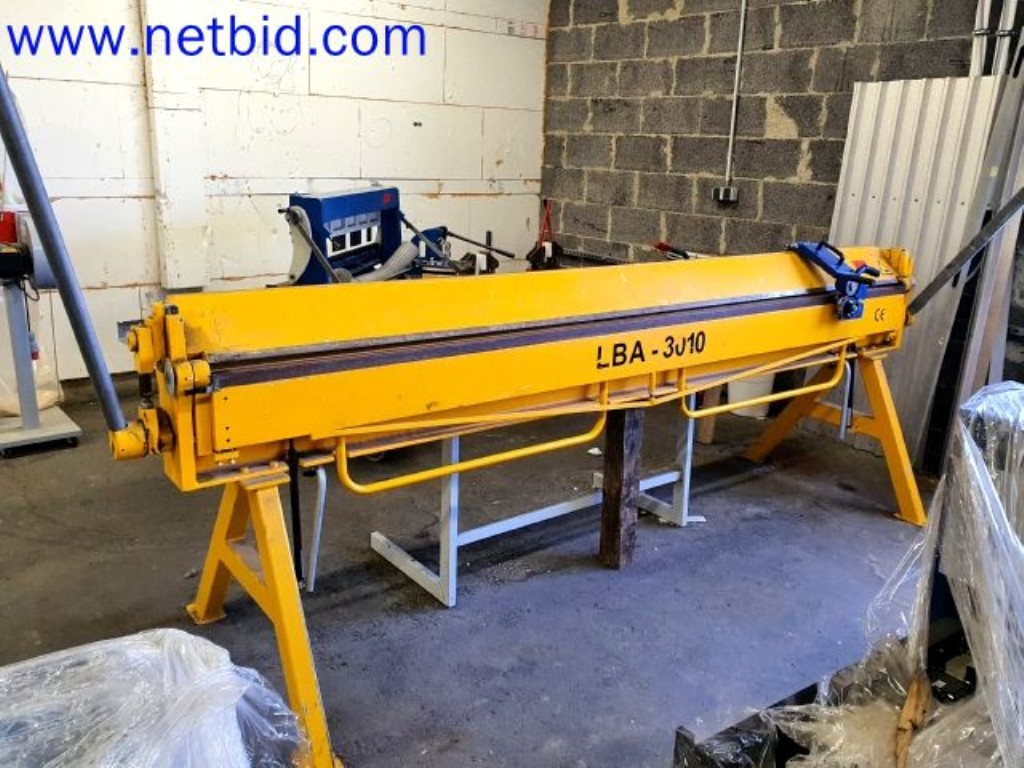 Storage, analysis laboratory and medical technology from the container conversion sector for mobile laboratories and medical technology-1