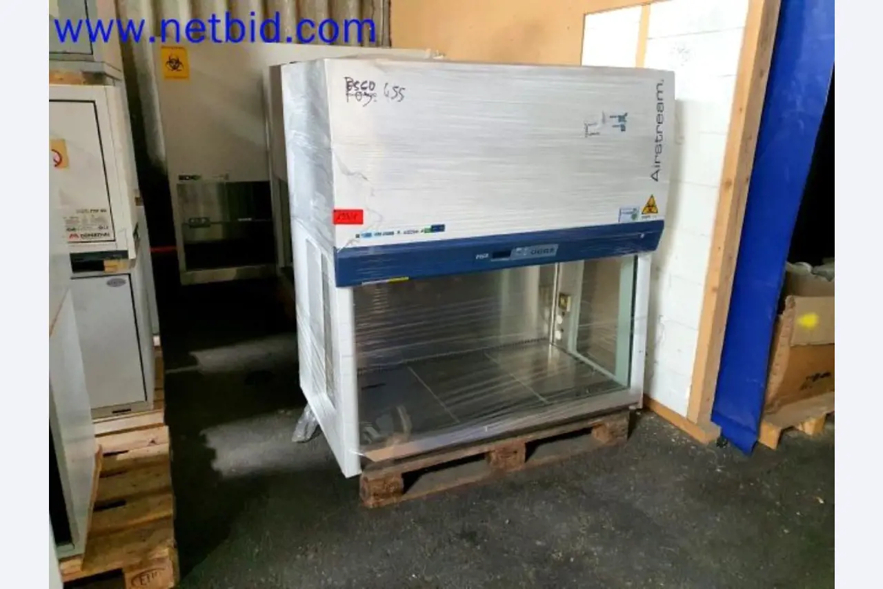 Storage, analysis laboratory and medical technology from the container conversion sector for mobile laboratories and medical technology-1