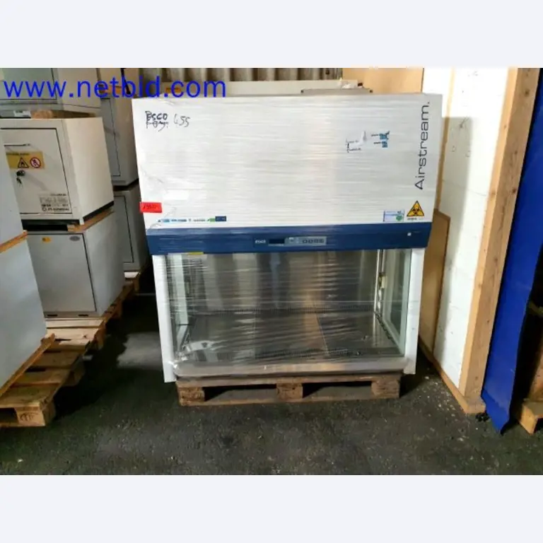 Storage, analysis laboratory and medical technology from the container conversion sector for mobile laboratories and medical technology-2