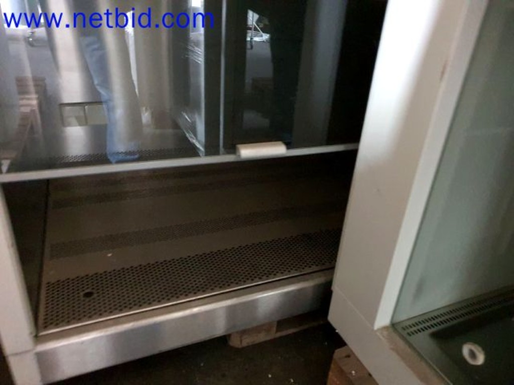 Skladiščenje, analizni laboratorij in medicinska tehnologija iz sektorja predelave zabojnikov za mobilne laboratorije in medicinsko tehnologijo-9