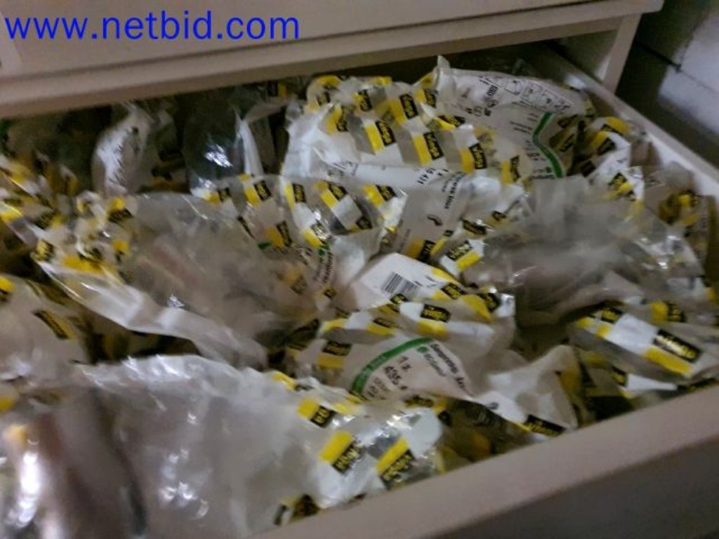 Skladovací, analytické laboratoře a zdravotnická technika z oblasti přestavby kontejnerů pro mobilní laboratoře a zdravotnickou techniku-11