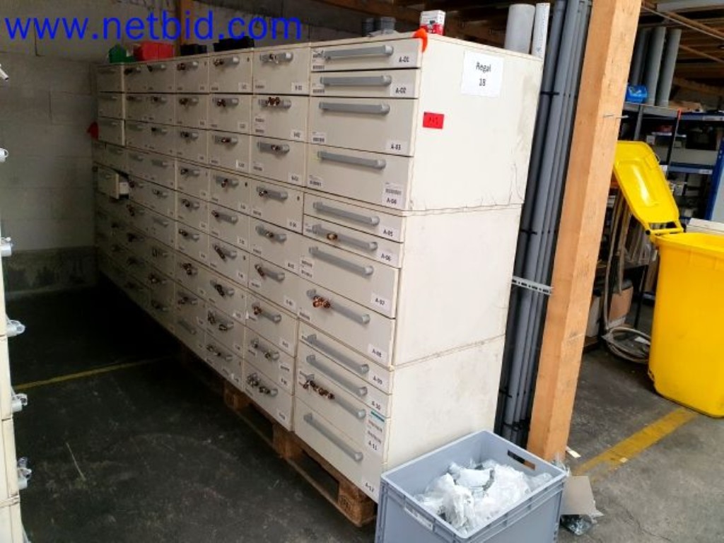 Skladovací, analytické laboratoře a zdravotnická technika z oblasti přestavby kontejnerů pro mobilní laboratoře a zdravotnickou techniku-1