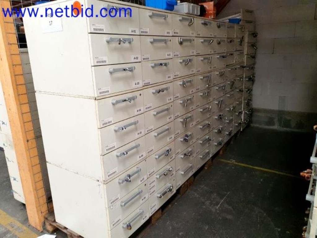 Skladovací, analytické laboratoře a zdravotnická technika z oblasti přestavby kontejnerů pro mobilní laboratoře a zdravotnickou techniku-6